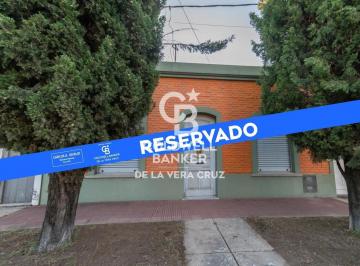 Casa · 122m² · 3 Ambientes · Casa 2 Dorm. con Patio en Barrio Mariano Comas