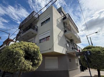 PH · 72m² · 2 Ambientes · 1 Cochera · PH en Alquiler - Villa Lynch - San Martin