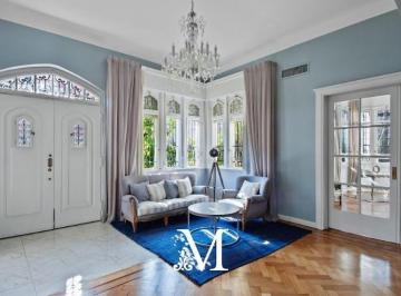 Casa · 447m² · 7 Ambientes · 3 Cocheras · Casa en Venta Belgrano Zona de Embajadas 7 Amb.