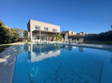Casa · 185m² · 5 Ambientes · 1 Cochera · Casa en Venta Ubicado en San Gabriel, Villanueva, Tigre