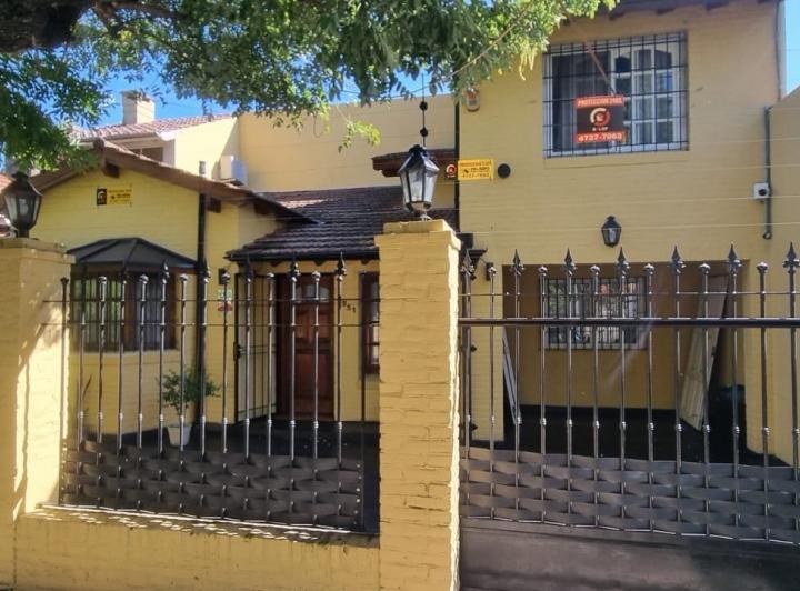 Casa · 235m² · 3 Dormitorios · 1 Cochera