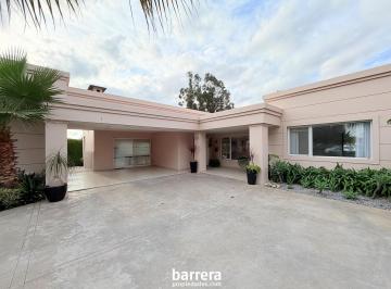 Casa · 165m² · 3 Ambientes · 5 Cocheras · Importante Chalet en Una Planta - Arenas del Sur