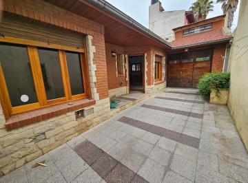 Casa · 140m² · 2 Dormitorios · 2 Cocheras · Venta Chalet 3 Amb, Garage, Trotadora, Patio Z/francia 1800 Don Bosco