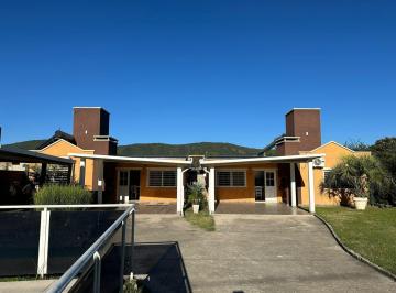 Casa · 120m² · 2 Dormitorios · 4 Cocheras · Se Vende Complejo a Una Cuadra del Rio San Antonio