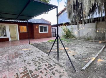 Casa · 80m² · 3 Ambientes · 1 Cochera · Casa en Venta 2 Dormmitorios + Comodin Funes