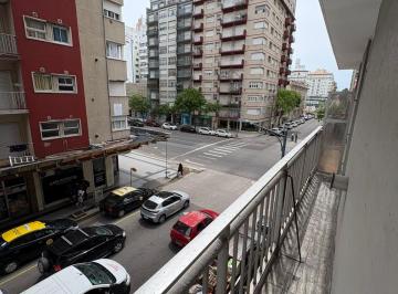Departamento de 2 ambientes, Mar del Plata · Departamento de 2 Ambientes con Balcón Saliente a La Calle