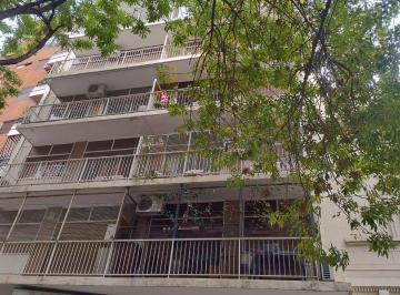 Departamento · 90m² · 3 Ambientes · 1 Cochera · Venta de Departamento en Caballito 3 Ambientes, Patio y Cochera Doble