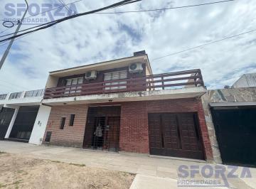 Casa · 115m² · 2 Cocheras · Venta Casa