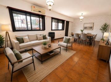 Casa · 160m² · 4 Ambientes · Casa en Venta de 4 Dorm., Victor Mercante 1200, Rosario Arroyito