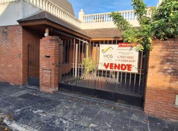 Casa de 4 ambientes, Mataderos · Casa en Venta C/ Cochera en Mataderos