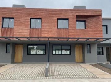 PH · 176m² · 6 Ambientes · 2 Cocheras · PH en Campo Chico Urbanización Residencial