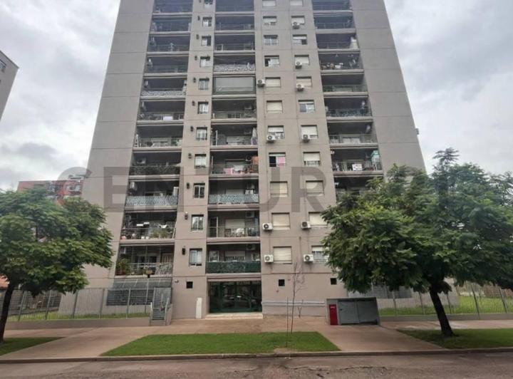 Departamento de 3 Ambientes con Balcon Al Frente en Villa Lugano