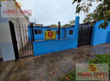 Departamento · 80m² · 3 Ambientes · 2 Cocheras · Casa - 2 Dorm. - Entrada de Auto - Alte Brown - Alquiler