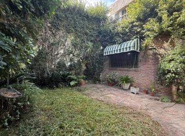 Casa · 274m² · 4 Ambientes · 1 Cochera · Casa en Villa Urquiza Lote Propio Zona Residencial