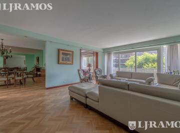 Departamento · 238m² · 5 Ambientes · 1 Cochera · Av Figueroa Alcorta y Tagle. Piso Sup. 238 m². Cochera. Seg. 24 Hs