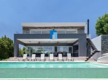 Casa · 525m² · 5 Ambientes · 2 Cocheras · Excelente Casa Moderna Al Río con Amarra - 525 m² Construidos Sobre Lote de 1.09