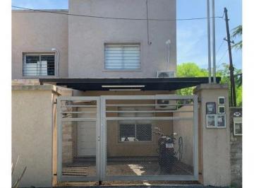 Casa · 110m² · 4 Ambientes · 1 Cochera · Venta Duplex 4 Ambientes con Patio y Cochera Ituzaingo
