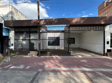 Casa · 166m² · 6 Ambientes · 1 Cochera · Casa - Alto Alberdi