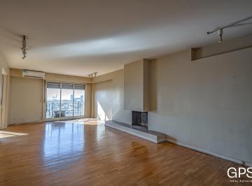 Departamento · 204m² · 8 Ambientes · 1 Cochera · Muy Buen Departamento en Av Libertador con Cochera - Piso Alto con Vista Al Rio