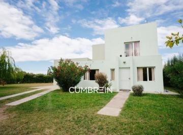 Casa · 168m² · 3 Dormitorios · 2 Cocheras · Casa en Venta en Barrio Nevado Golf, San Rafael | Cumbrein