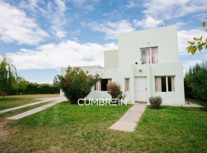Casa · 168m² · 3 Dormitorios · 2 Cocheras