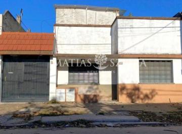 PH · 196m² · 4 Ambientes · 2 Cocheras · Venta de PH o Galpon 3 Ambientes, Morón