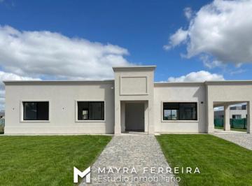 Casa · 154m² · 5 Ambientes · 2 Cocheras · Casa en Venta San Simón Canning