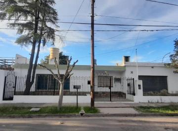 Casa de 5 ambientes, Córdoba · Casa en Centro America