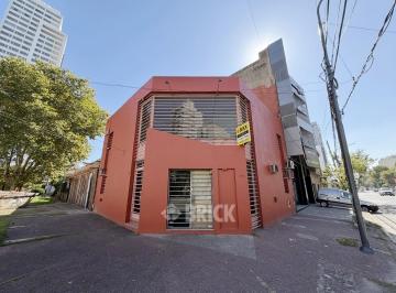 Casa · 90m² · 4 Ambientes · Local con Vivienda y Consultorios en Almirante Brown y Junin