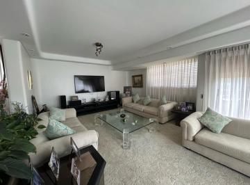 Departamento · 233m² · 6 Ambientes · 1 Cochera · Departamento en Venta en Flores
