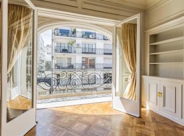 Departamento · 272m² · 6 Ambientes · Excelente Piso en Edificio Tradicional a Nuevo Vigilancia Aire Central Unico