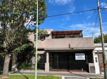 Casa de 8 ambientes, Lomas de Zamora · Casa en Banfield a La Venta