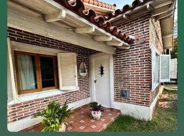 Casa · 99m² · 4 Ambientes · Casa - Temperley Este