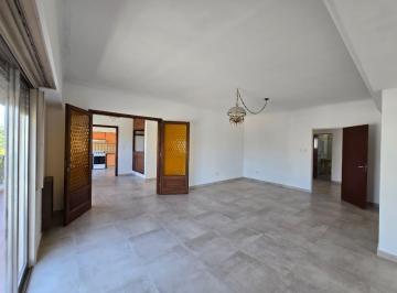 Oficina comercial · 275m² · 6 Ambientes · 2 Cocheras · Casa en Alquiler