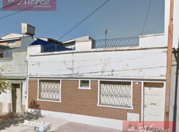PH · 60m² · 4 Ambientes · Departamento con Patio y Terraza en Lanús Oeste. Sin Expensas.