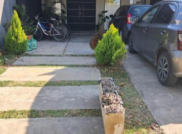 Casa · 160m² · 6 Ambientes · 2 Cocheras · Casa en Venta El Naudir, Escobar
