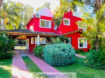 Casa · 230m² · 4 Ambientes · 3 Cocheras · Casa en Venta en Boca Ratón, Pilar, G. B. a. Zona Norte