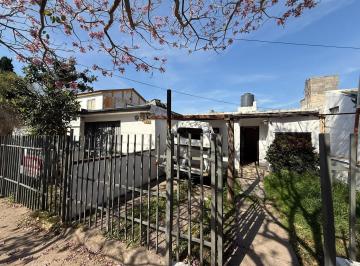 Casa · 200m² · 4 Ambientes · 2 Cocheras · Alquiler - Barrio Las Palmas - Tres Dorm.