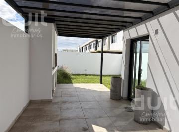 Casa · 82m² · 3 Ambientes · 2 Cocheras · Dúplex 2 Dorm. en Venta en San Ignacio