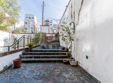 Casa · 553m² · 6 Ambientes · 3 Cocheras · Casa en Venta de 6 Ambientes con Patio, Pileta, Playroom y Quincho con Parrilla en Caballito