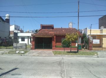 Casa de 3 ambientes, Lomas de Zamora · Hermoso Chalet Nuevo Valor / Nuevas Condiciones