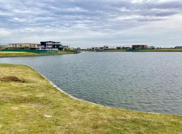Terreno · 981m² · Increible Lote en Venta Al Agua en Los Puentes