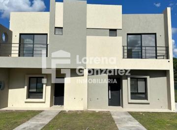 Casa · 130m² · 4 Ambientes · 2 Cocheras · Venta Duplex Casa a Estrenar 4 Amb en Spring Park.