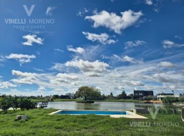 Casa · 210m² · 5 Ambientes · 6 Cocheras · Casa en La Alameda a La Laguna