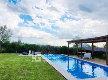 Casa · 148m² · 4 Ambientes · 6 Cocheras · Casa 4 Ambientes en Venta, Barrio San Sebastian, Área 10