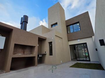 Casa · 97m² · 6 Ambientes · 2 Cocheras · Duplex 2 Dorm. a Estrenar con Cochera Doble en Docta