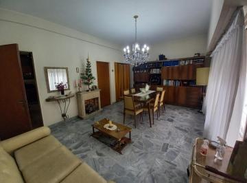 Casa · 200m² · 4 Ambientes · 3 Cocheras · Casa en Alquiler en Ramos Mejia