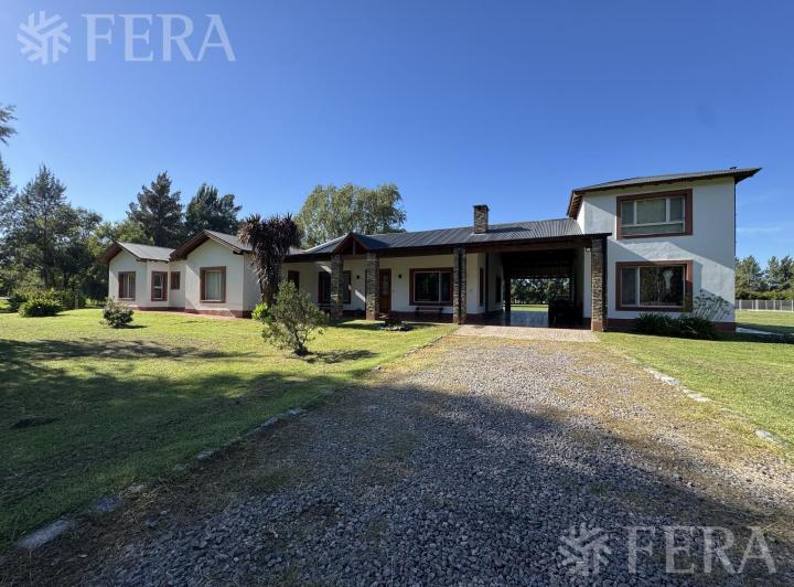 Casa · 300m² · 6 Ambientes · 6 Cocheras