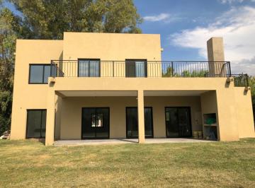 Casa · 180m² · 5 Ambientes · 6 Cocheras · Casa en Venta en Haras Santa María - Los Eucaliptus