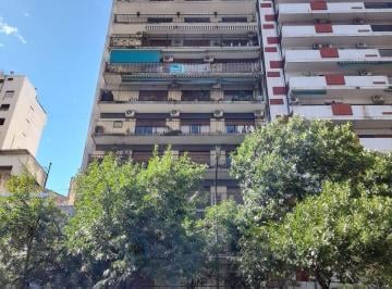 Departamento de 4 ambientes, Caballito · Impecable 3 Amb. con Dependencia y Cochera, Piso 9, 2 Baños, Excelente Ubicación